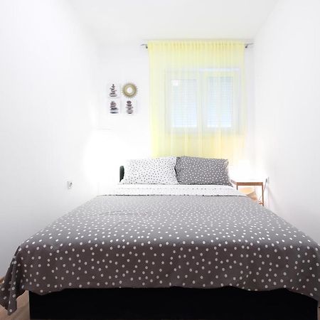 Apartman Don Pag Town Bagian luar foto