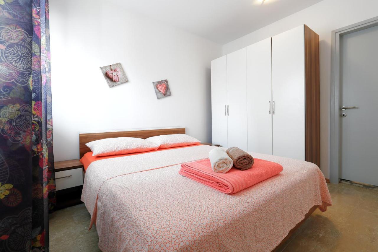 Apartman Don Pag Town Bagian luar foto