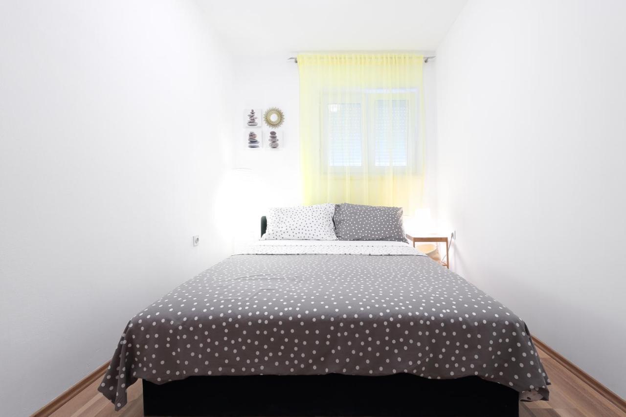 Apartman Don Pag Town Bagian luar foto